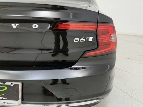 Used 2023 Volvo S90 B6 Plus AWD/4WD image 44