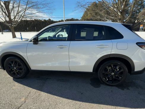 Used 2025 Honda HR-V Sport image 5