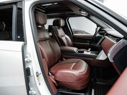 Used 2024 Land Rover Range Rover Autobiography AWD/4WD image 43