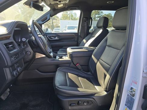 Used 2023 Chevrolet Suburban Premier image 29