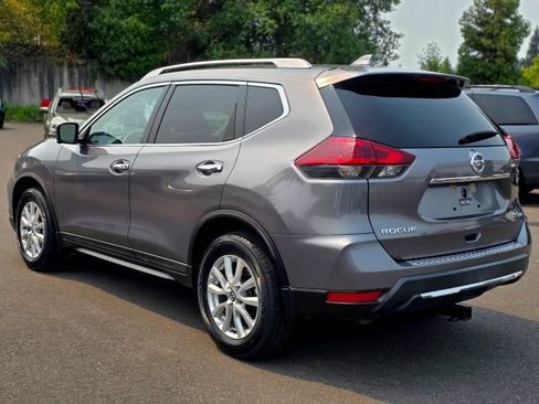 Used 2018 Nissan Rogue SV w/ Premium Package AWD/4WD image 5