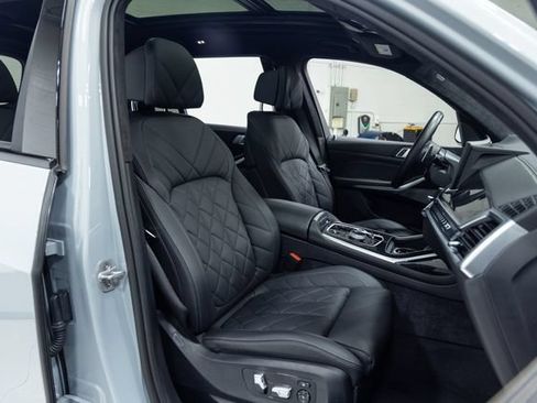 Used 2025 BMW X7 xDrive40i w/ Executive Package AWD/4WD image 25