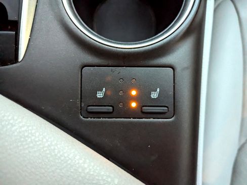 Used 2023 Toyota Camry XLE image 27