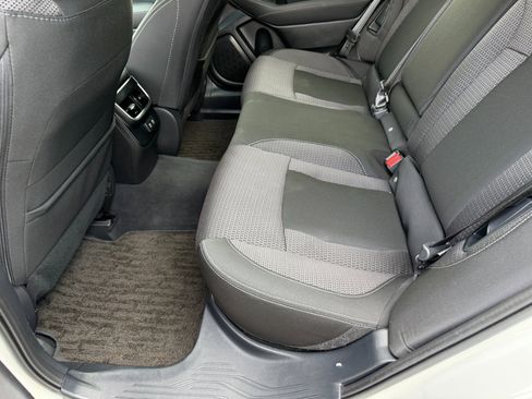 Used 2022 Subaru Outback Premium image 16