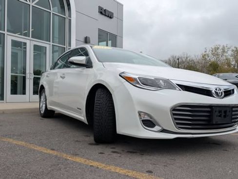 Used 2015 Toyota Avalon XLE FWD image 3