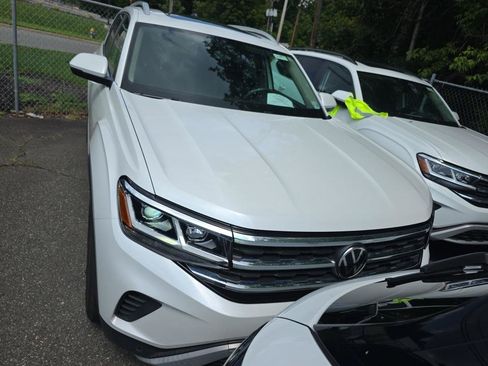 Used 2023 Volkswagen Atlas SEL AWD/4WD image 18