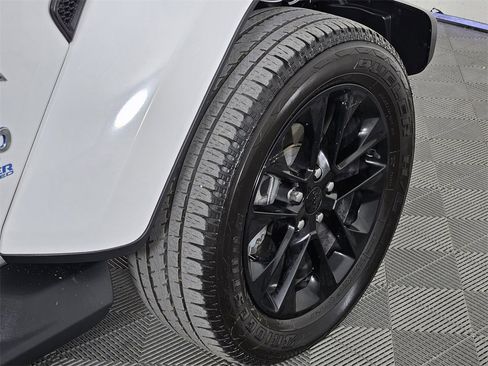 Used 2021 Jeep Wrangler Unlimited Sahara image 7