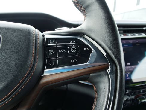 Used 2023 Jeep Grand Cherokee L Summit image 24