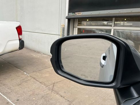 Used 2025 Honda HR-V EX-L image 19