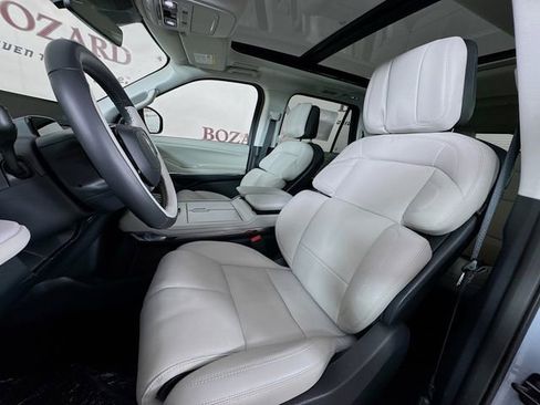 New 2025 Lincoln Navigator Reserve image 22