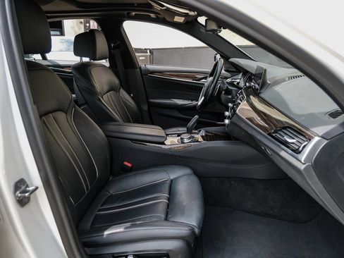 Used 2019 BMW 540i xDrive AWD/4WD image 32