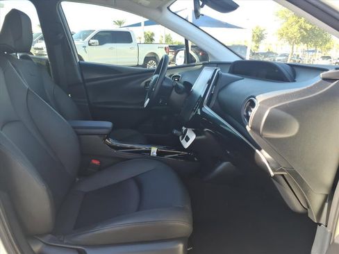 Used 2019 Toyota Prius Prime Premium image 11