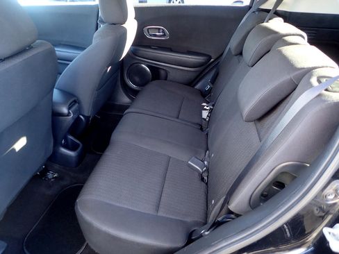 Used 2017 Honda HR-V EX image 10