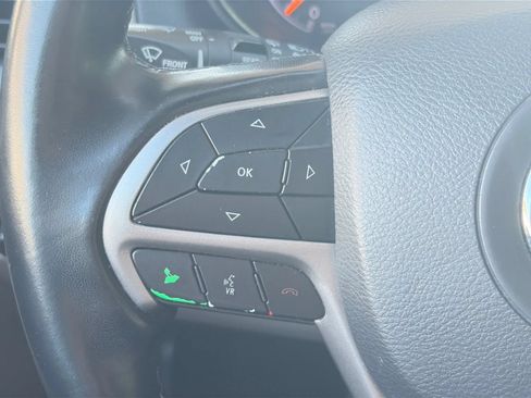 Used 2022 Jeep Grand Cherokee Laredo E AWD/4WD image 28