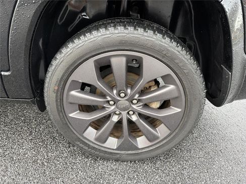 Used 2019 Jeep Cherokee High Altitude image 21