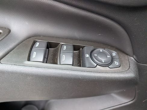 Used 2023 Chevrolet Equinox LT w/ LPO, Floor Liner Package image 9