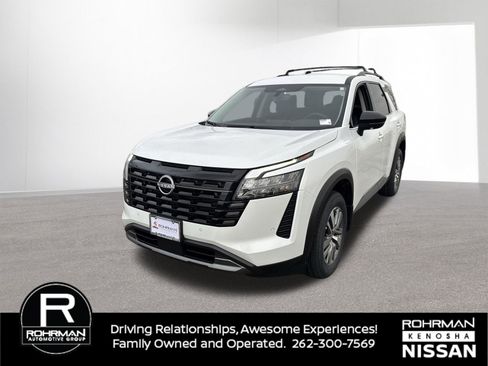 New 2026 Nissan Pathfinder SL AWD/4WD image 2