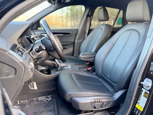 Used 2021 BMW X1 xDrive28i w/ Convenience Package AWD/4WD image 2