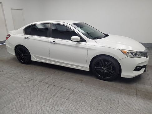 Used 2016 Honda Accord Sport image 11