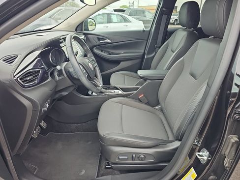 Used 2023 Buick Encore GX Select w/ Sport Touring Package FWD image 9