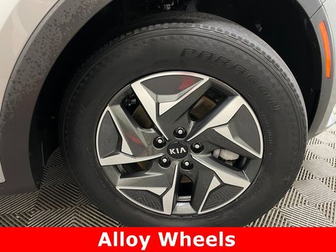 Used 2021 Kia Sorento S image 48