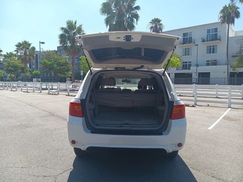 Used 2010 Toyota Highlander 2WD image 9