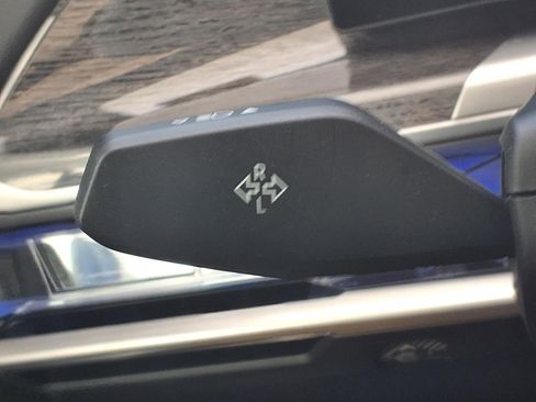 Used 2025 BMW 740i image 15