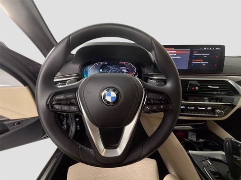 Used 2023 BMW 530i w/ Premium Package RWD image 12