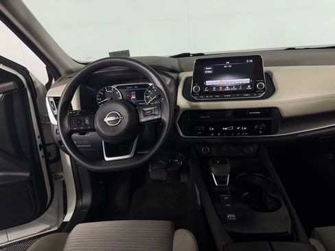 Used 2023 Nissan Rogue SV image 18