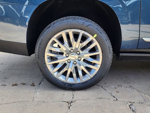 New 2026 GMC Yukon XL Denali w/ Sun & Power Step Package AWD/4WD image 61