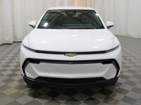 New 2026 Chevrolet Equinox EV LT image 28