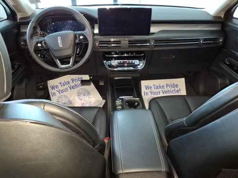 Used 2025 Lincoln Corsair AWD w/ Rear Removable Package Tray image 11