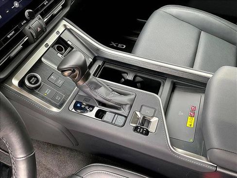 Used 2025 Lexus GX 550 image 15