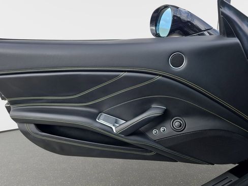 Used 2016 Ferrari California T image 25