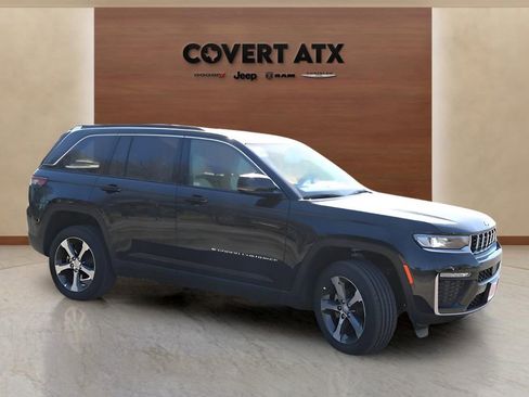 New 2026 Jeep Grand Cherokee Limited RWD image 6