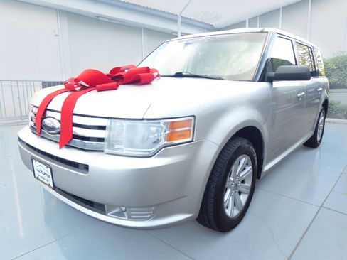 Used 2010 Ford Flex SE FWD image 5