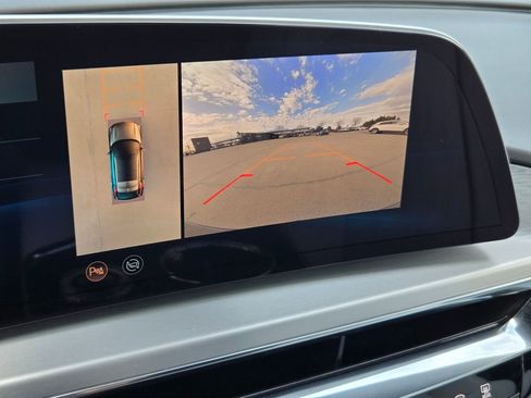 Certified 2025 Cadillac Lyriq Luxury image 19