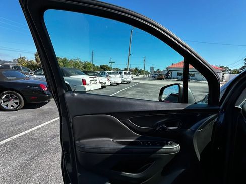 Used 2018 Buick Encore Preferred FWD image 28