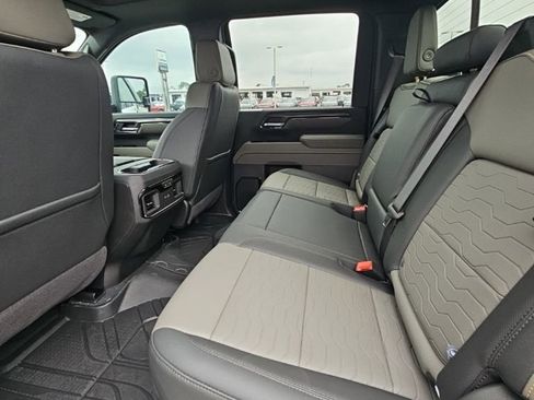 Used 2026 Chevrolet Silverado 2500 ZR2 AWD/4WD image 21