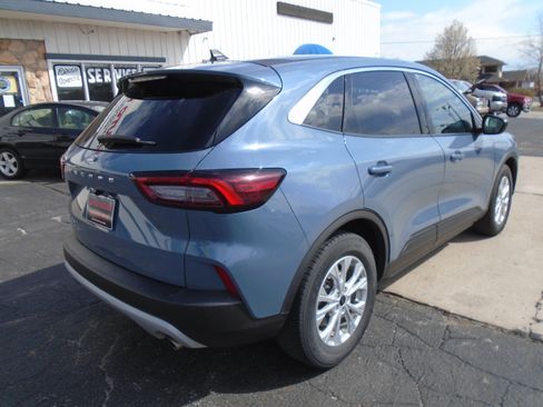 Used 2024 Ford Escape Active image 2