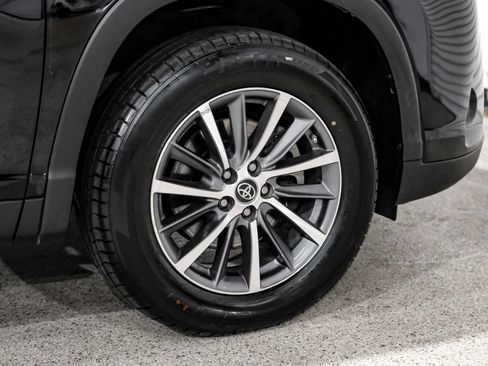 Used 2019 Toyota Highlander XLE FWD image 54