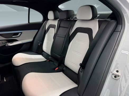 New 2026 Mercedes-Benz E 53 AMG e 4MATIC Sedan image 21