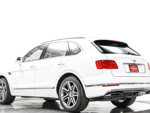Used 2018 Bentley Bentayga Activity AWD/4WD image 31