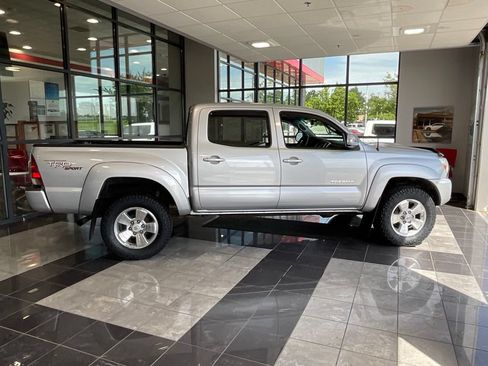 Used 2013 Toyota Tacoma 4x4 Double Cab w/ TRD Sport Pkg image 6