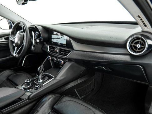 Used 2019 Alfa Romeo Giulia Ti Sport w/ Quick Order Package 22U Sport RWD image 10
