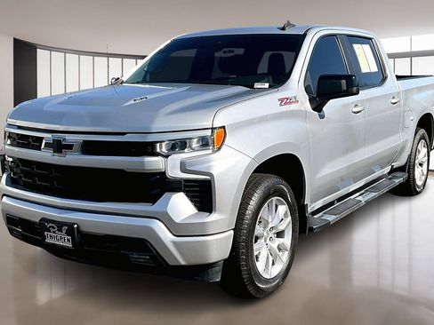 Used 2022 Chevrolet Silverado 1500 RST image 3