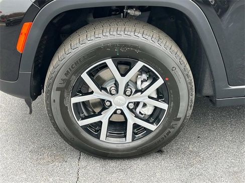 New 2025 Jeep Grand Cherokee Limited image 11