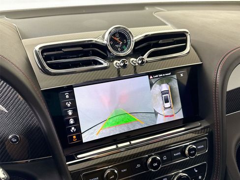 Used 2022 Bentley Bentayga image 20