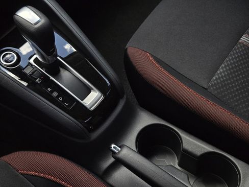 New 2025 Nissan Versa SR w/ Trunk Package image 21