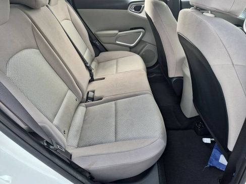 Used 2025 Kia Soul LX FWD image 29